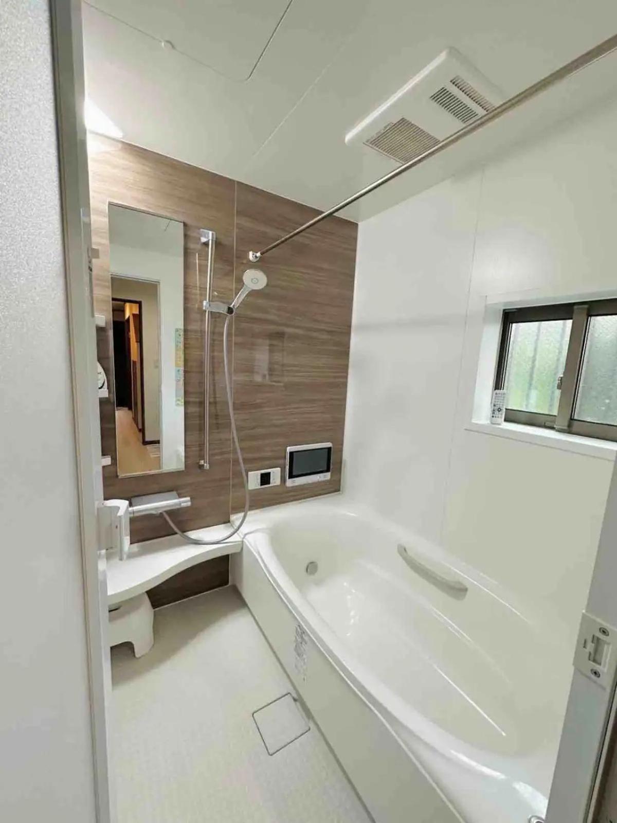 Penzion Bon House Kanamachi Direct To Sensoji Skytree Disneyland Airport Free Parking Prefektura Tokio
